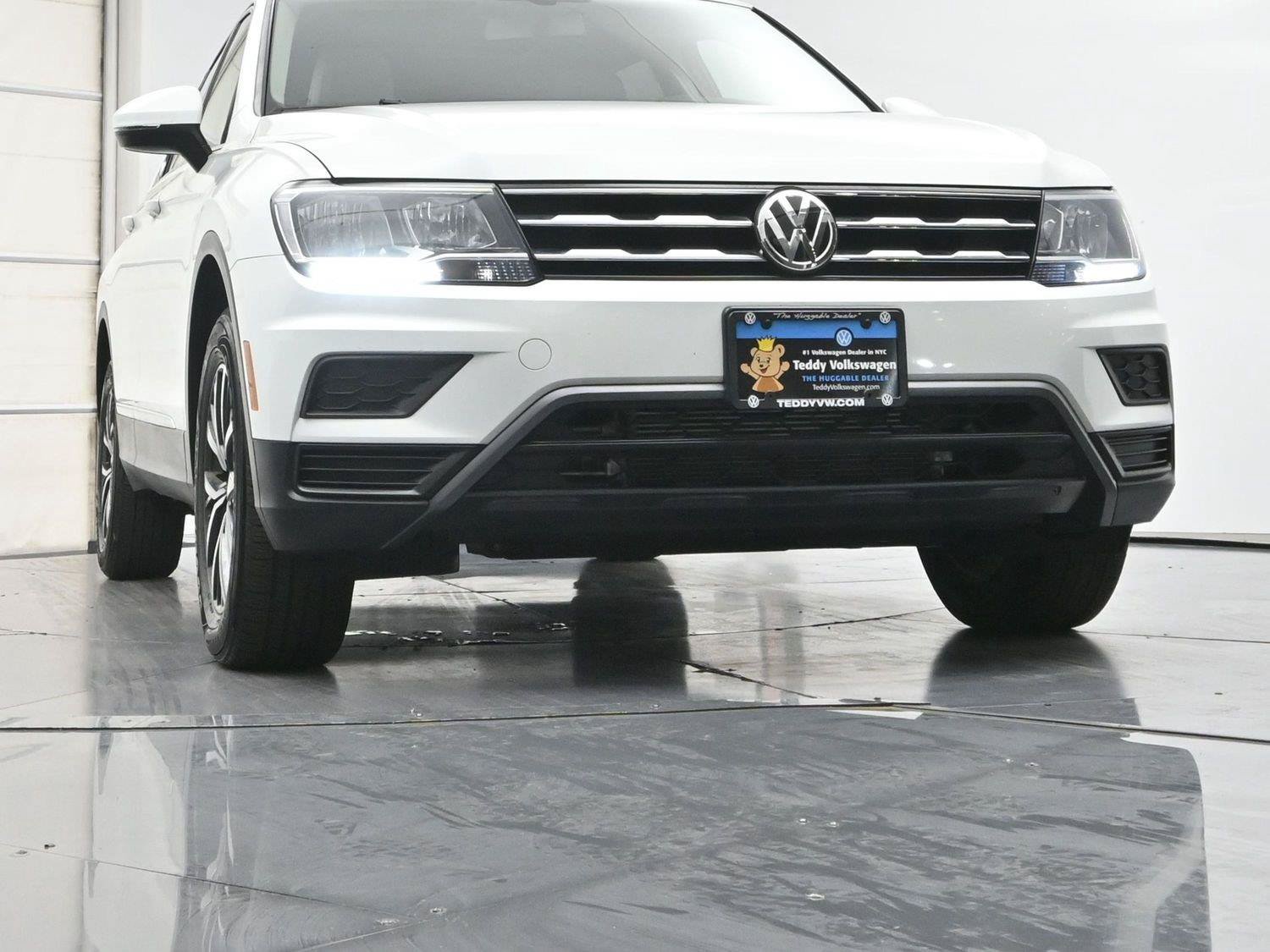 Used 2020 Volkswagen Tiguan SE w/ Panoramic Sunroof Package AWD/4WD image 25