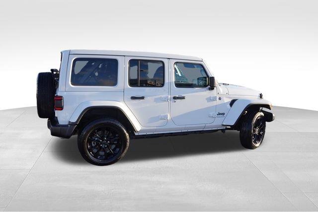 Certified 2025 Jeep Wrangler Unlimited Sahara w/ Safety Group image 4