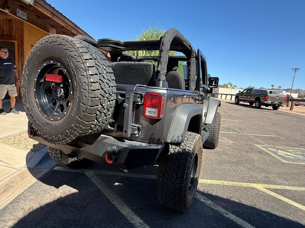 Used 2016 Jeep Wrangler Sport w/ Connectivity Group AWD/4WD image 21