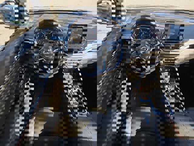 Used 2024 Nissan Altima 2.5 SR image 17