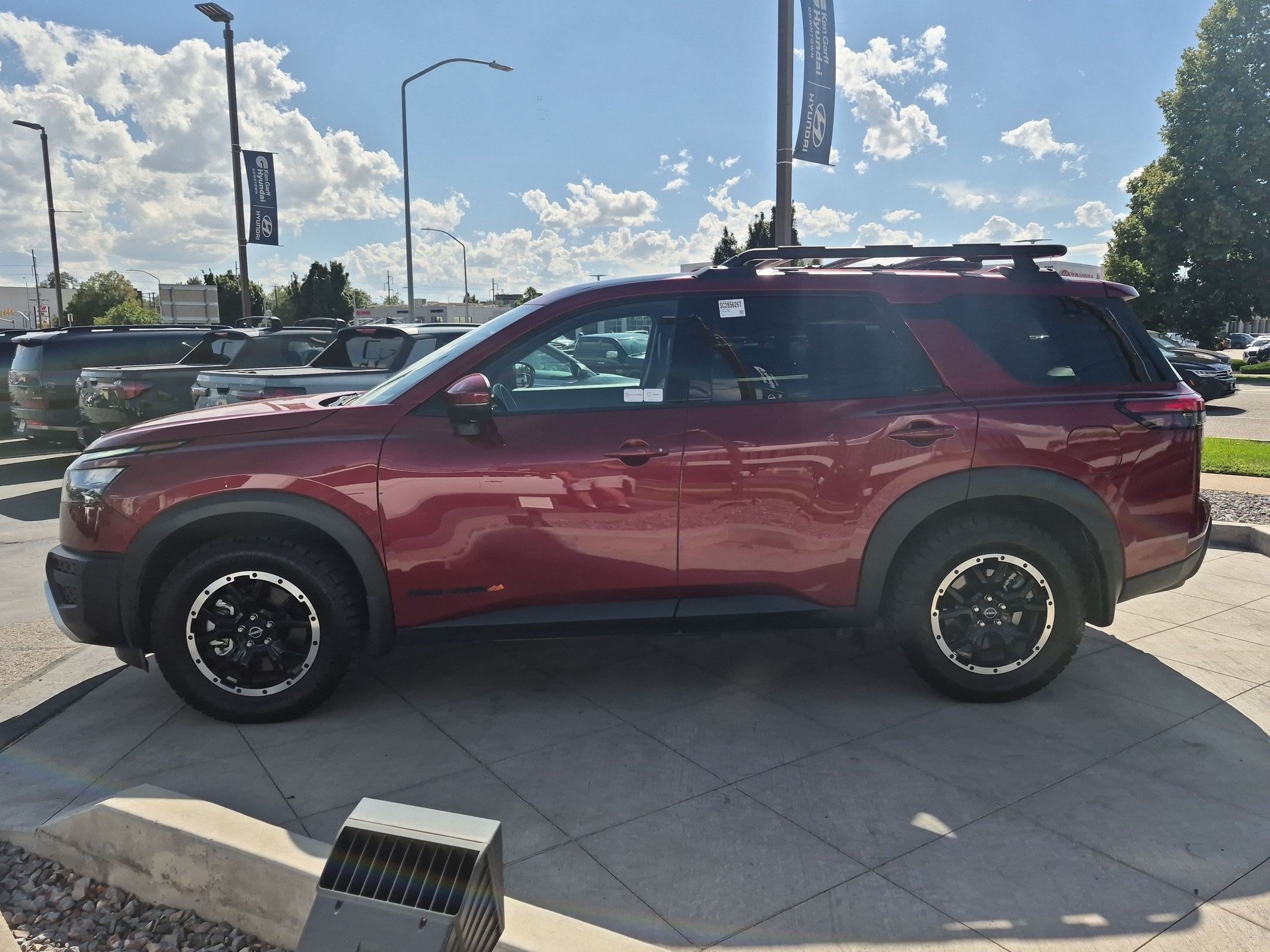 Used 2025 Nissan Pathfinder Rock Creek AWD/4WD image 9