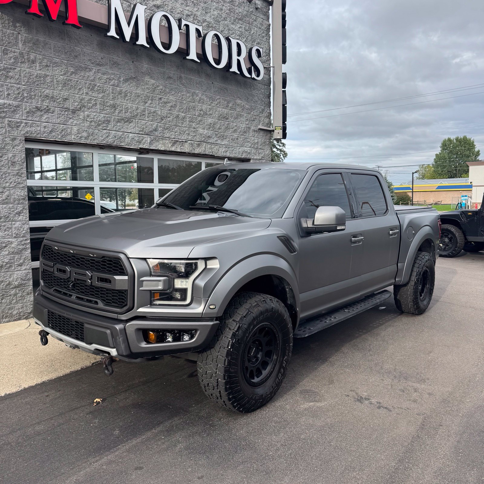 Used 2019 Ford F150 Raptor w/ Equipment Group 802A Luxury AWD/4WD image 1