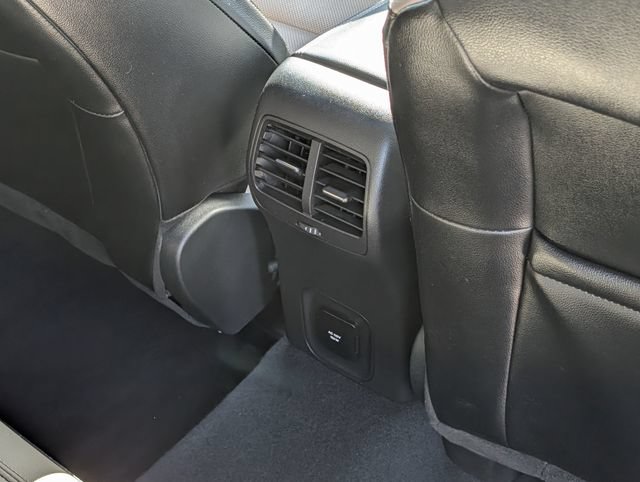 Used 2020 Ford Escape Titanium AWD/4WD image 32