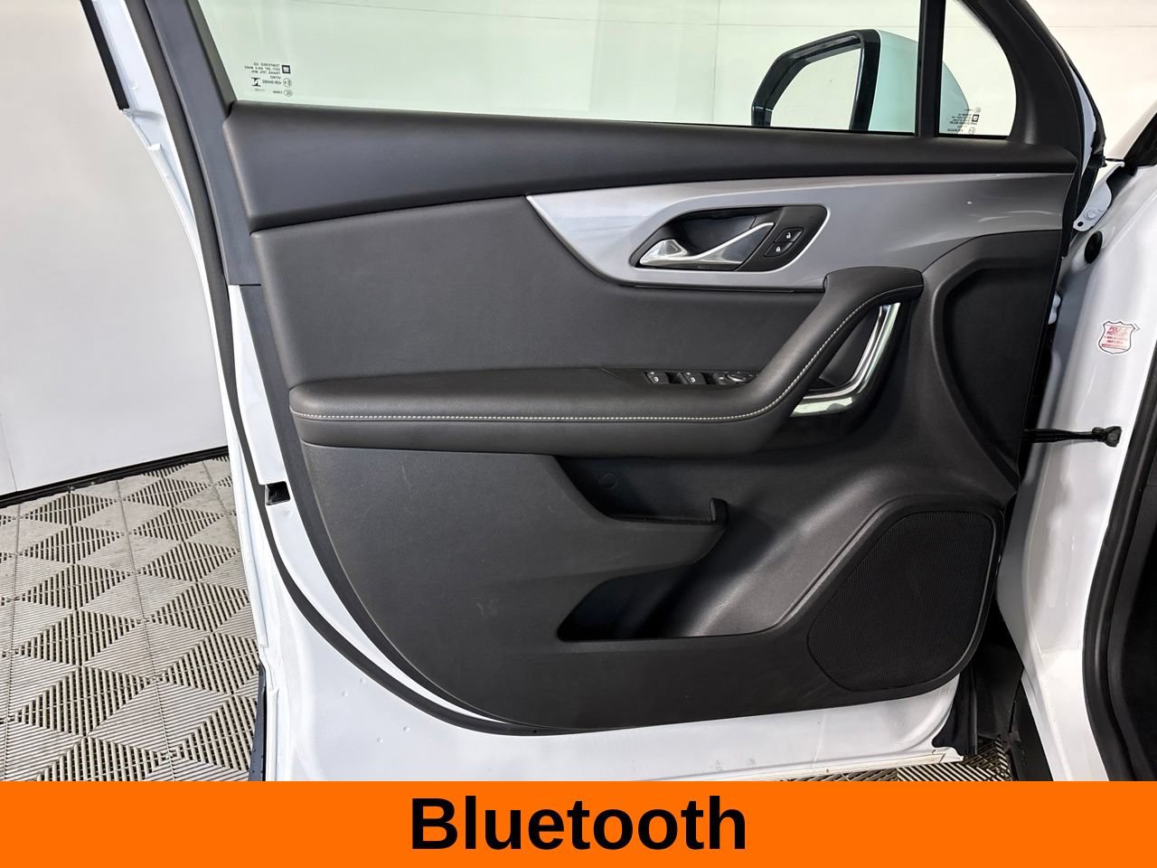 Used 2025 Chevrolet Blazer LT FWD image 10