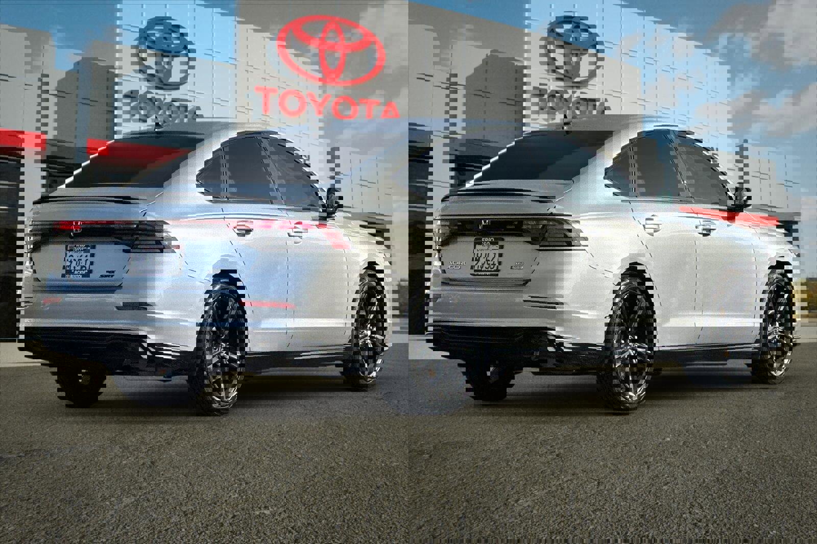 Used 2024 Honda Accord Sport image 3