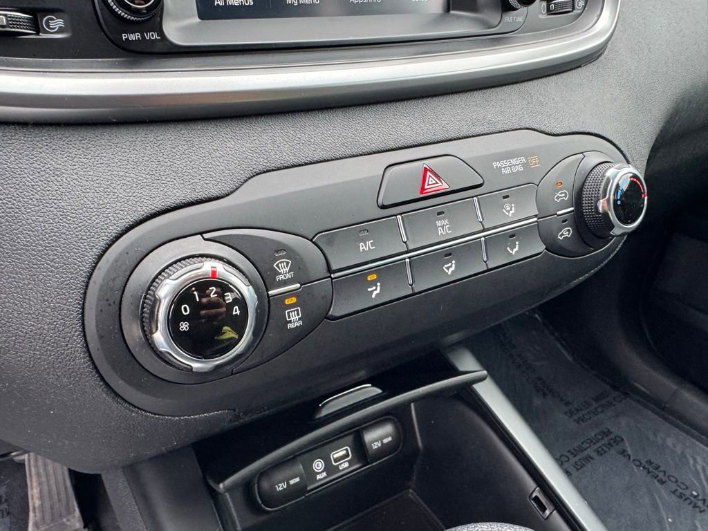 Used 2020 Kia Sorento LX image 25
