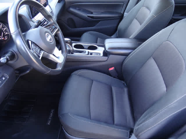 Used 2024 Nissan Altima 2.5 SV w/ SV Premium Package FWD image 6