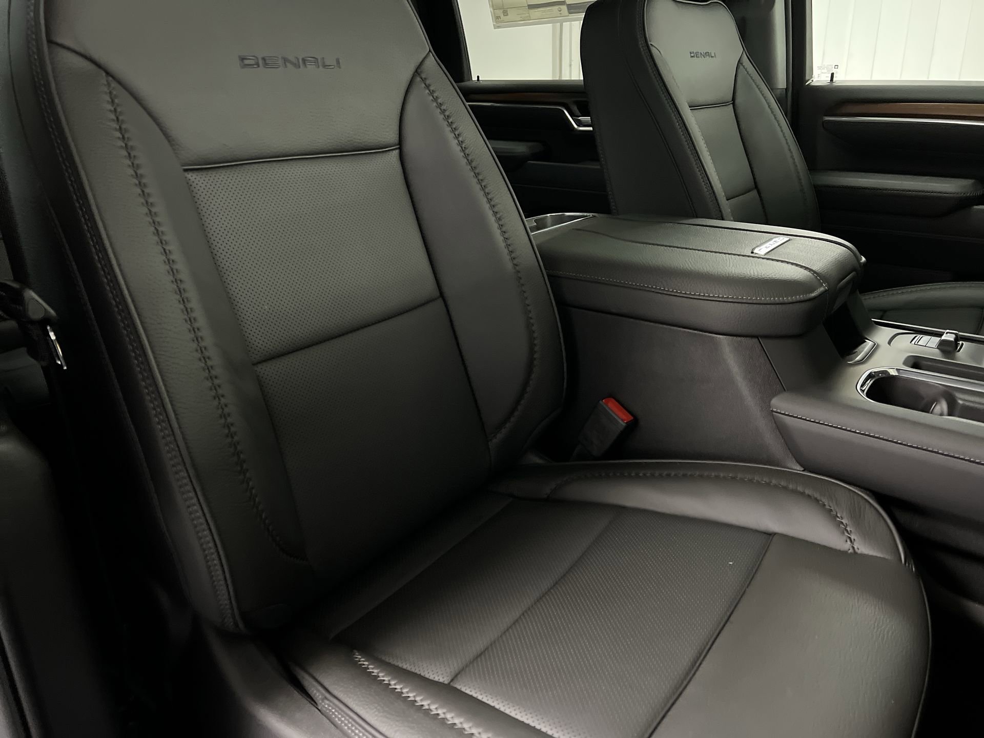 New 2025 GMC Sierra 2500 Denali w/ Denali Reserve Package image 65