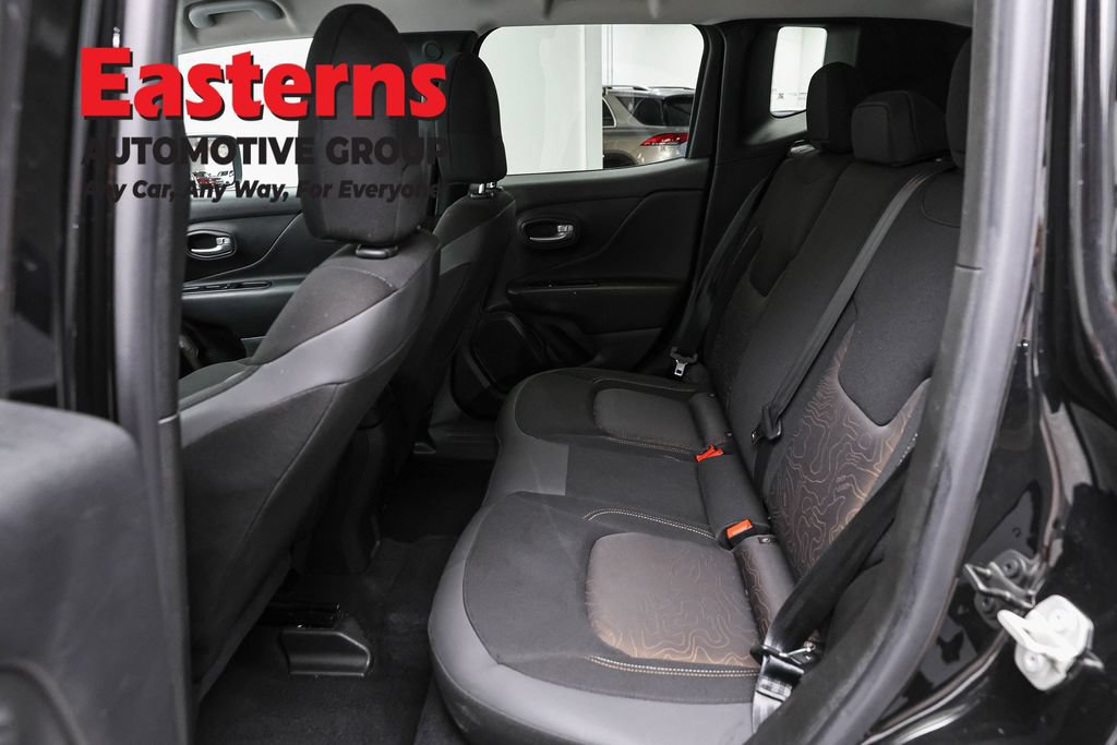 Used 2023 Jeep Renegade Latitude AWD/4WD image 22