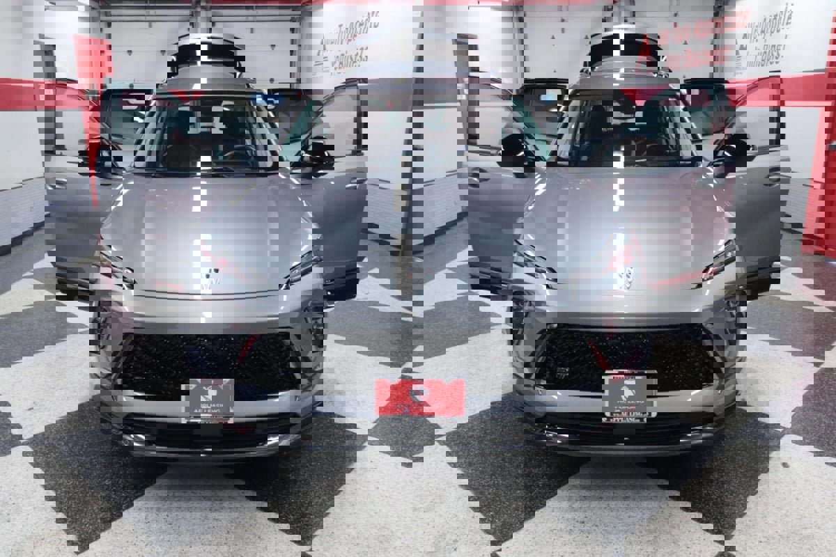 Used 2025 Buick Envision Sport Touring image 23