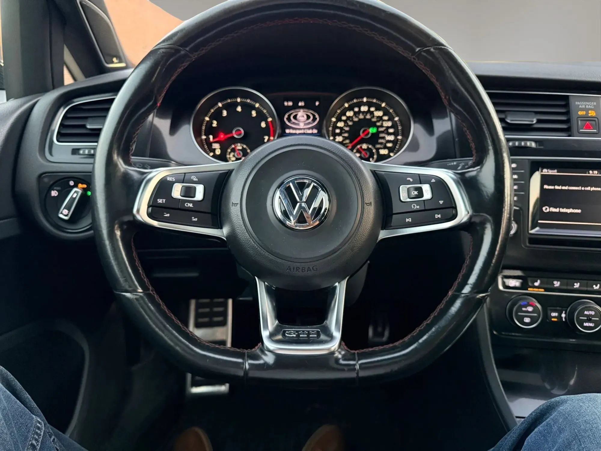 Used 2015 Volkswagen Golf 4-Door FWD image 13