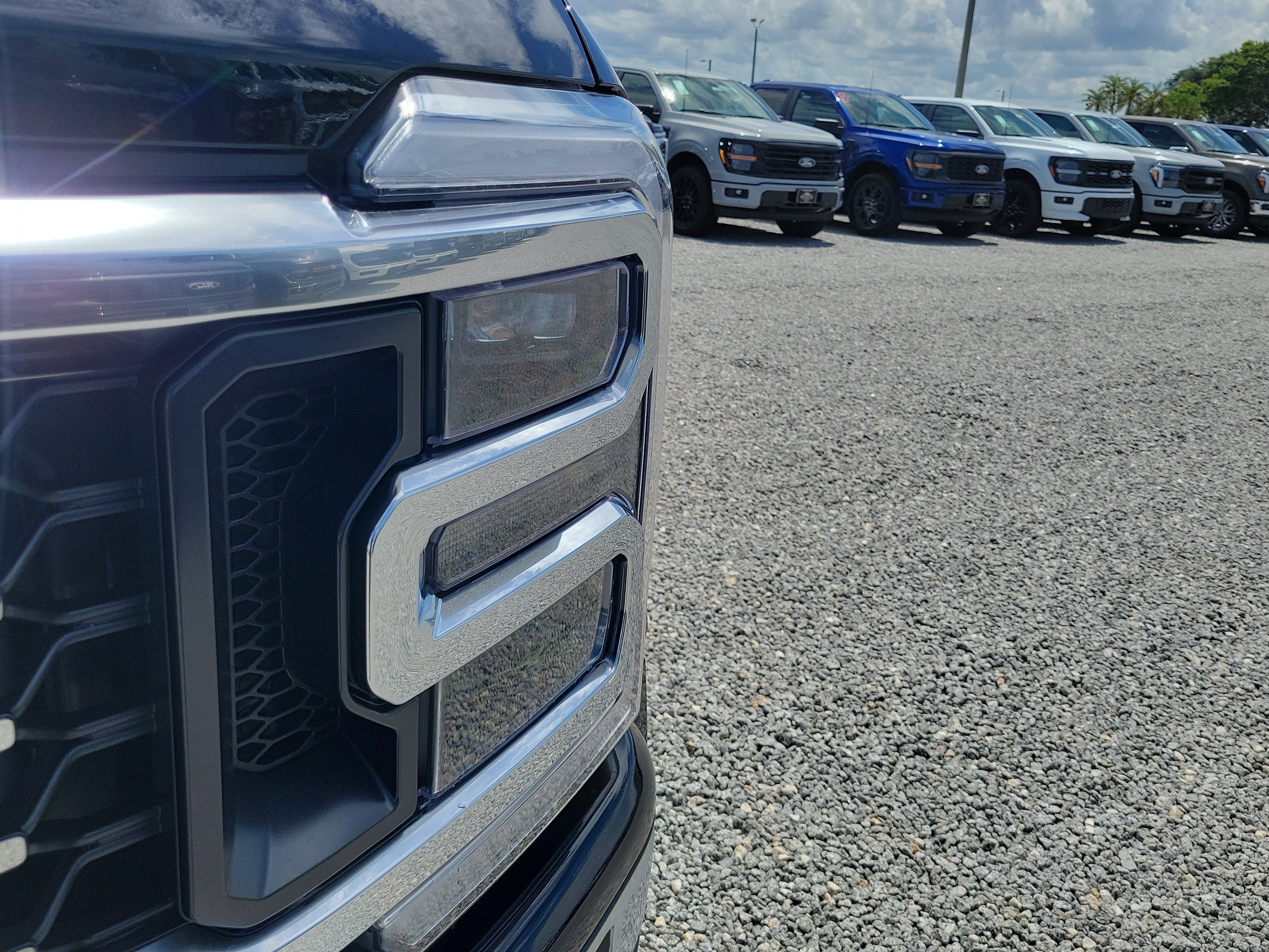 New 2026 Ford F450 Platinum w/ Platinum Plus Package AWD/4WD image 3