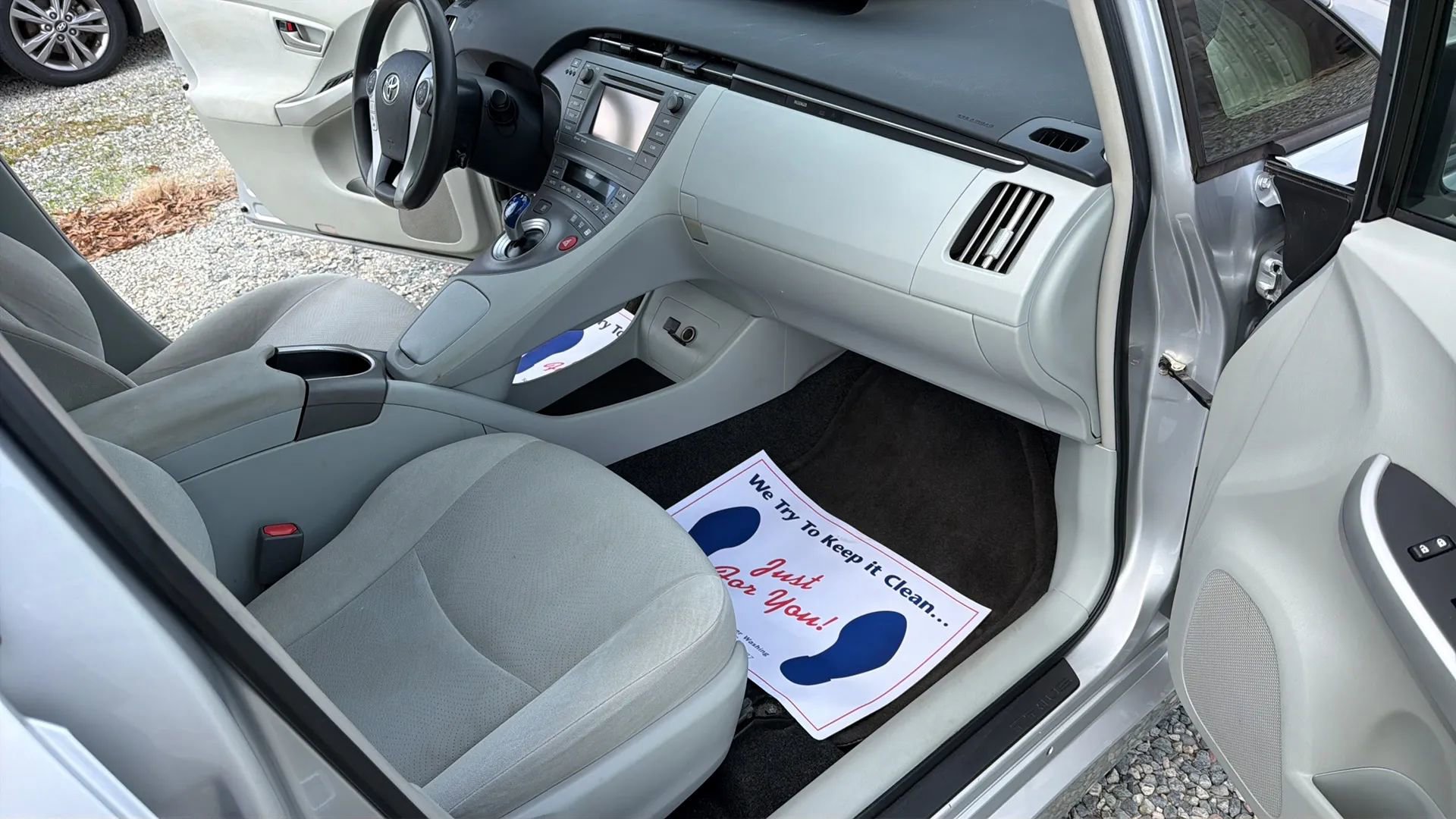 Used 2014 Toyota Prius Three image 30