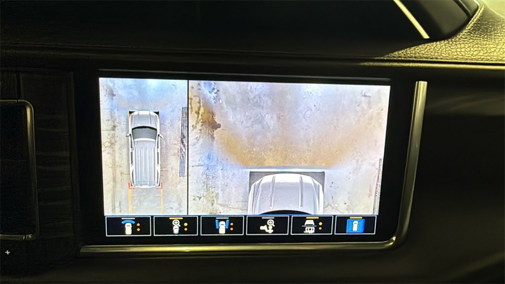 Used 2021 GMC Yukon Denali w/ Denali Premium Package image 40