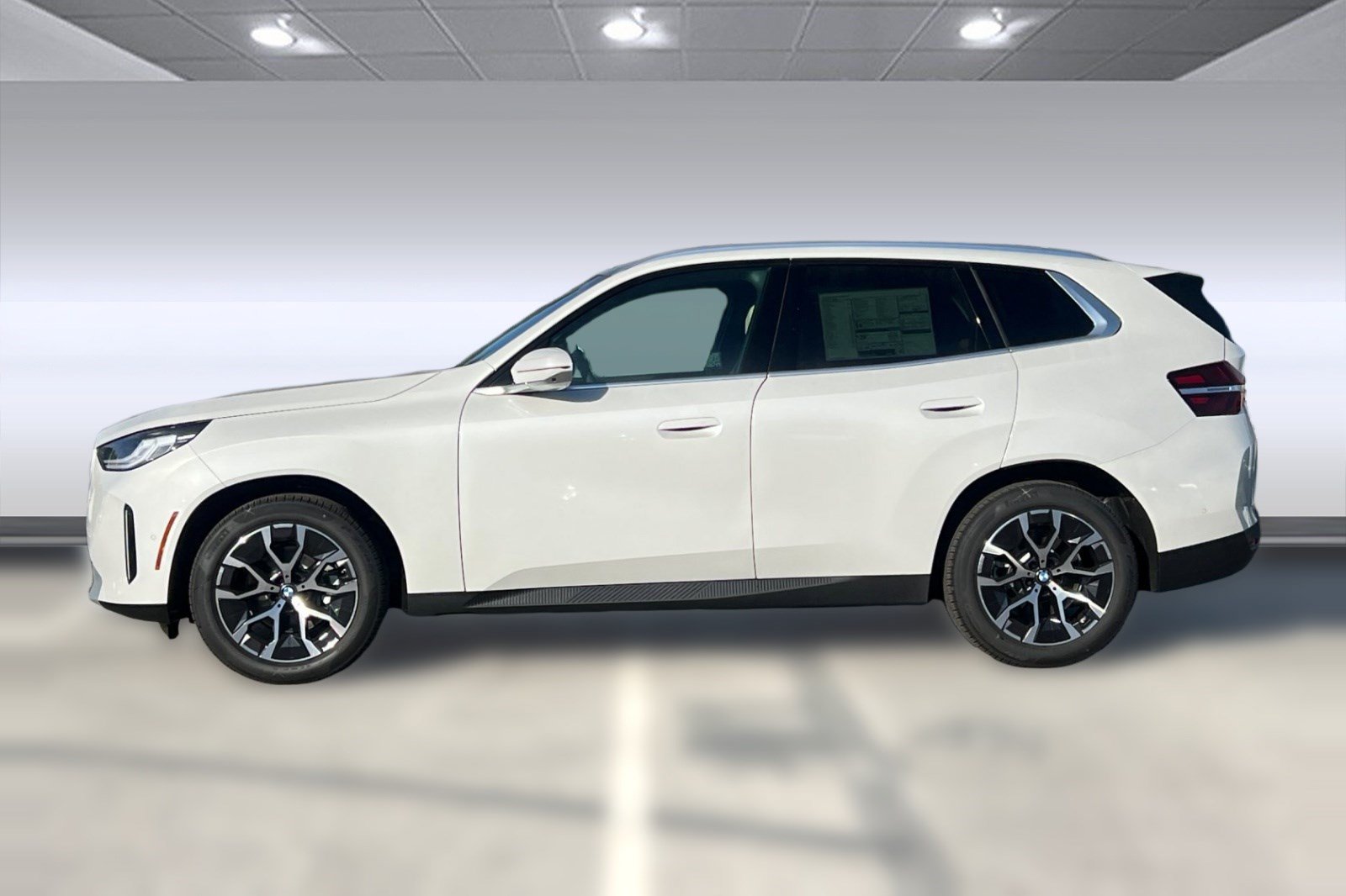 Used 2026 BMW X3 xDrive30i w/ Premium Package AWD/4WD image 2