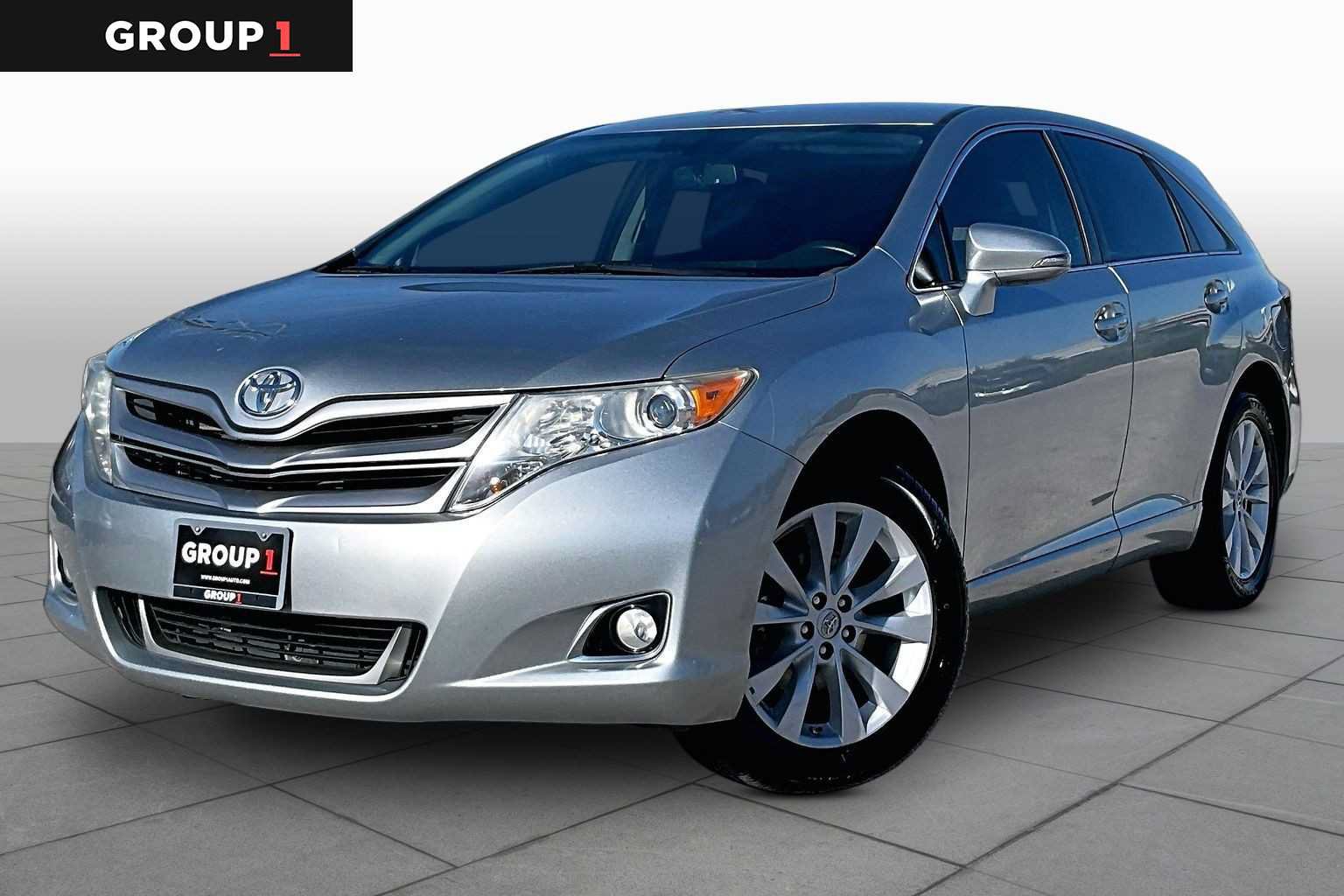 Used 2015 Toyota Venza LE FWD image 1