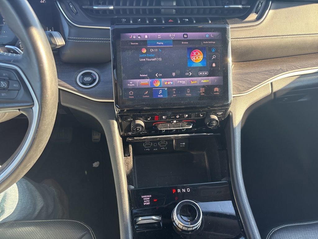 Used 2021 Jeep Grand Cherokee L Limited w/ Luxury Tech Group II image 9