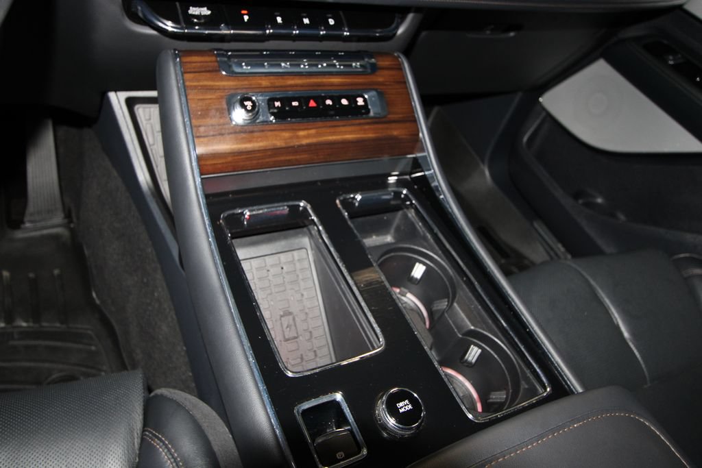 Used 2025 Lincoln Aviator Reserve w/ Luxury Package AWD/4WD image 18