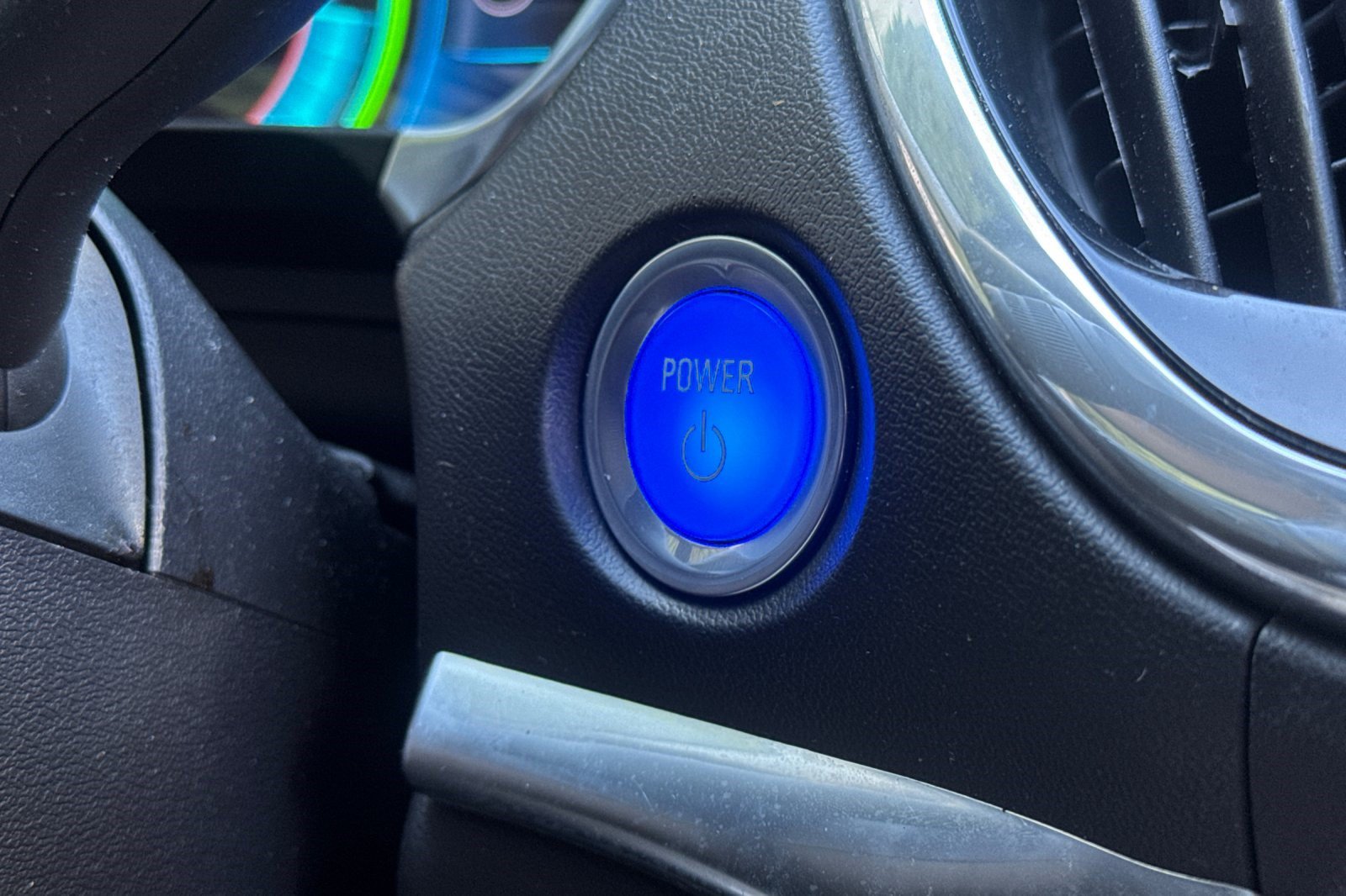 Used 2018 Chevrolet Volt Premier w/ Driver Confidence Package FWD image 16