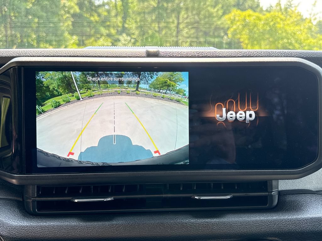 Used 2025 Jeep Wrangler Unlimited Sport AWD/4WD image 27