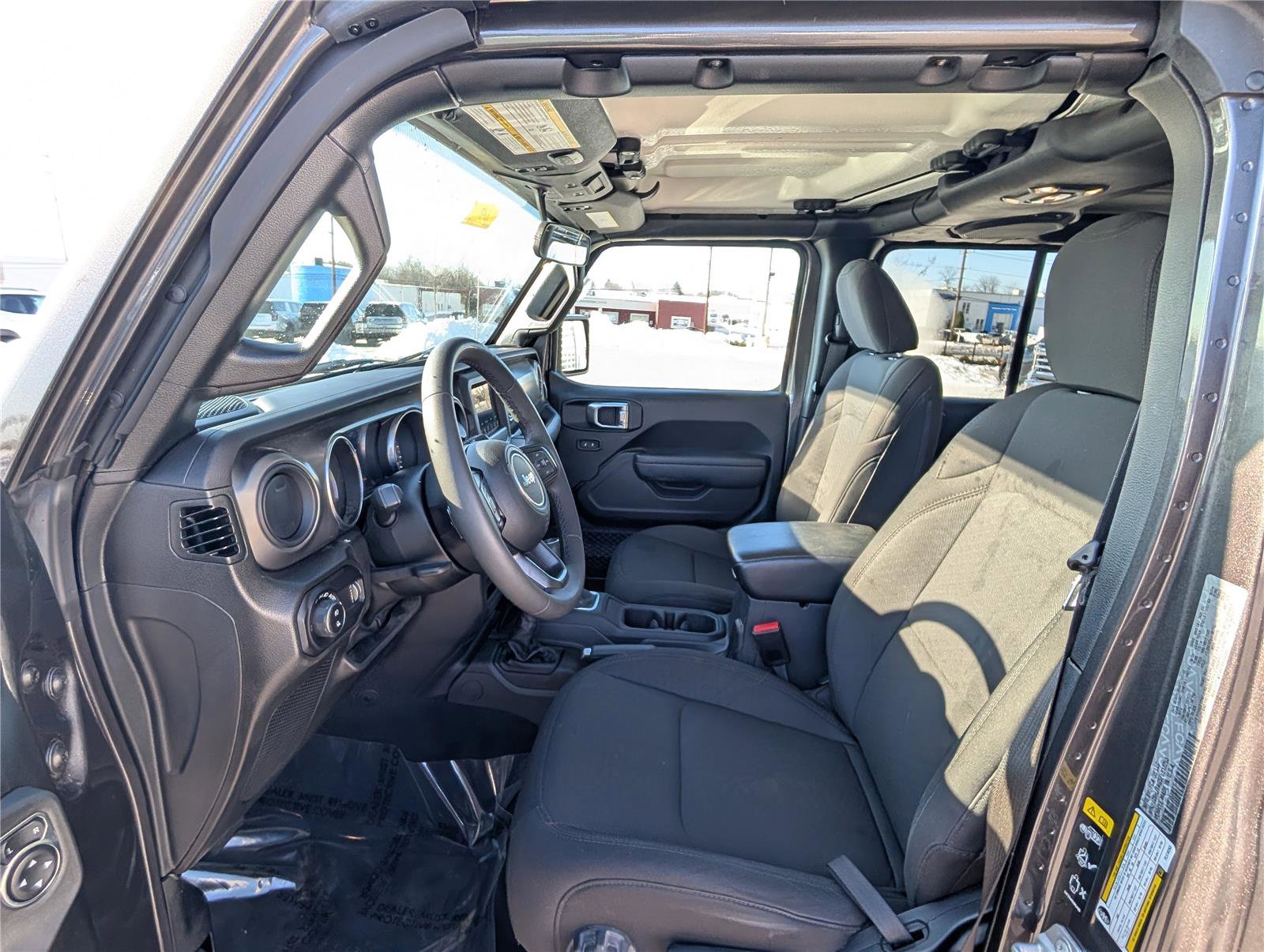 Used 2023 Jeep Gladiator Sport image 14