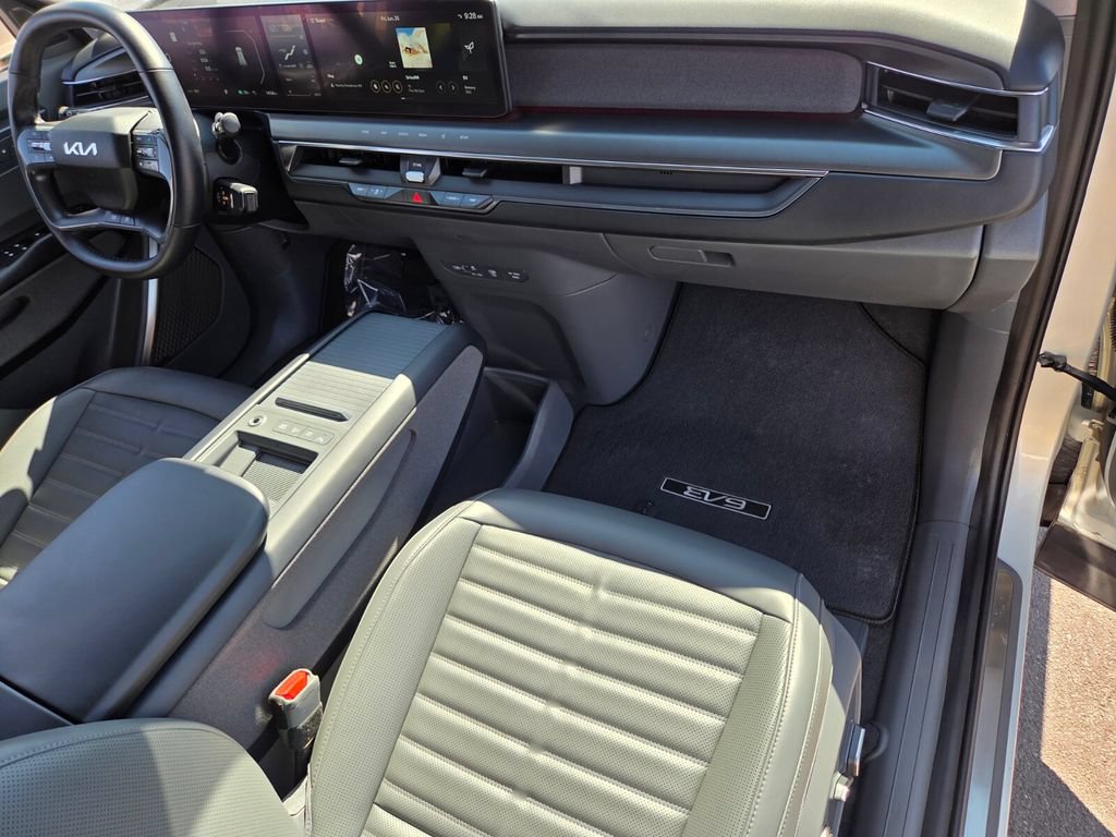 Used 2024 Kia EV9 Land AWD/4WD image 18