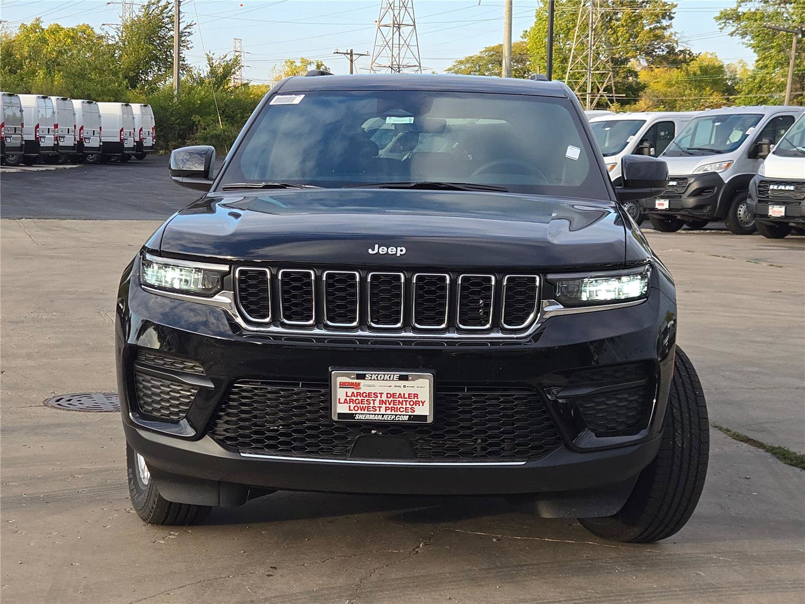 New 2025 Jeep Grand Cherokee Laredo w/ MOPAR Finishing Package image 3