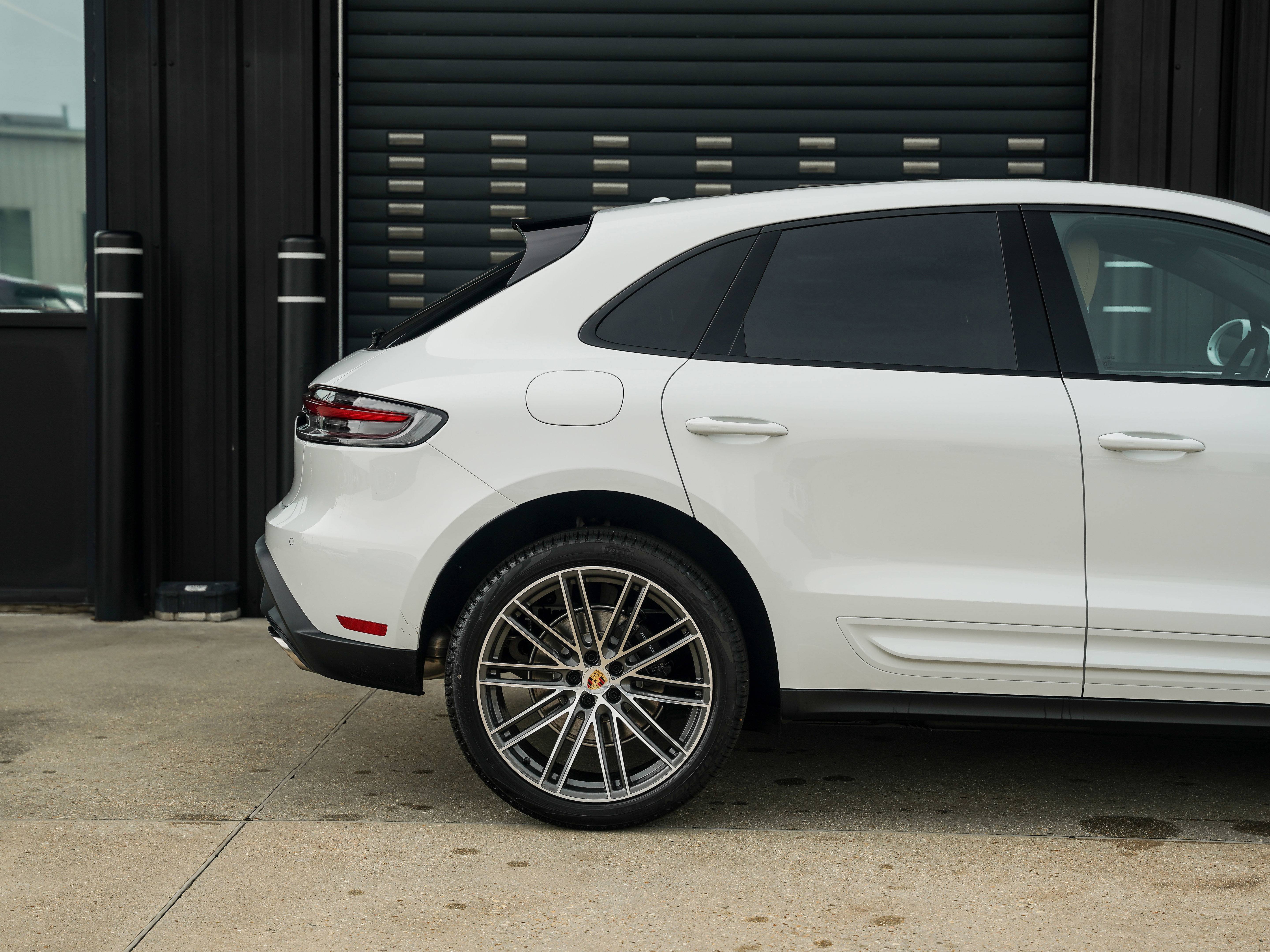 Certified 2025 Porsche Macan image 14