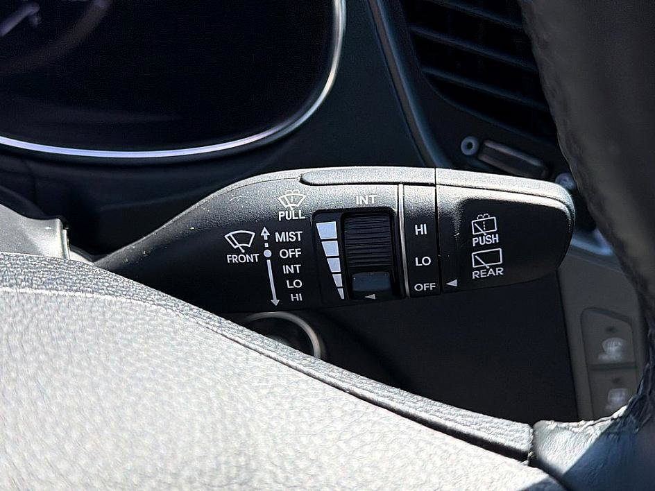 Used 2017 Hyundai Santa Fe Sport image 18