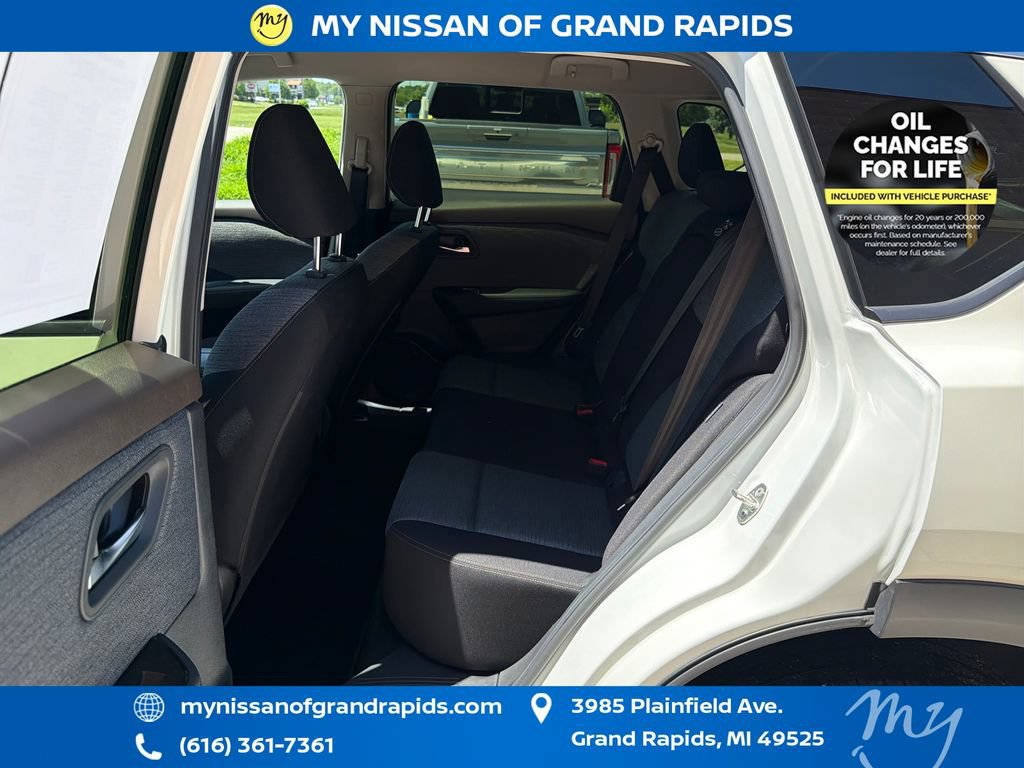 Used 2023 Nissan Rogue SV AWD/4WD image 30