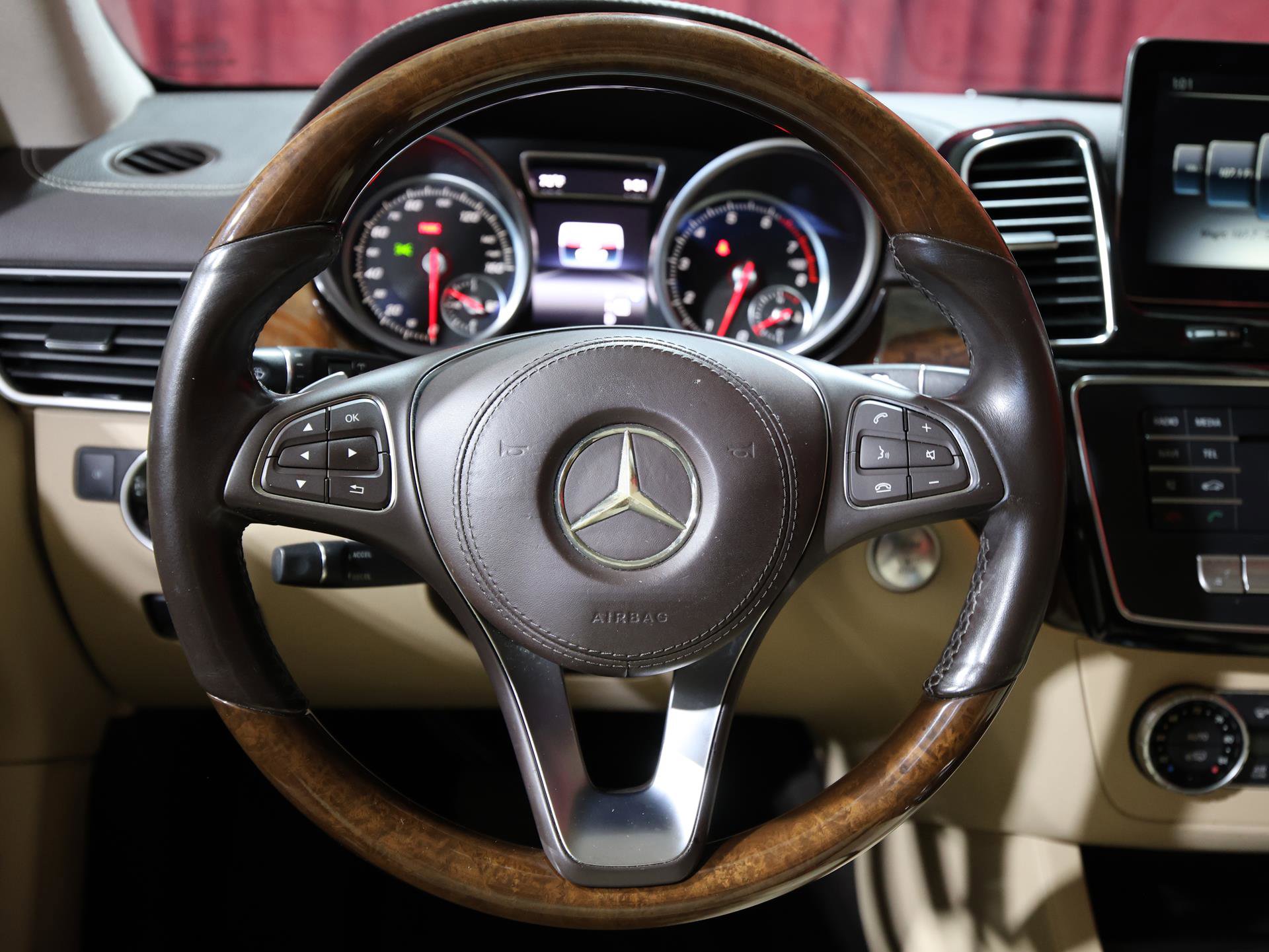 Used 2017 Mercedes-Benz GLS 450 4MATIC image 18