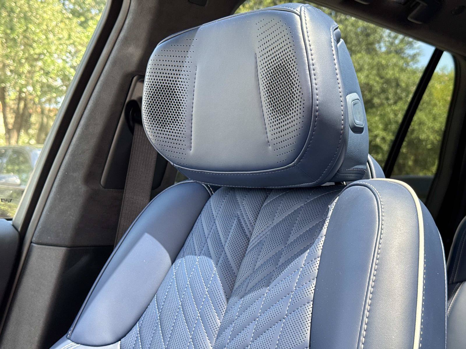 New 2026 Cadillac Vistiq Premium Luxury w/ LPO, Floor Liner Package AWD/4WD image 24