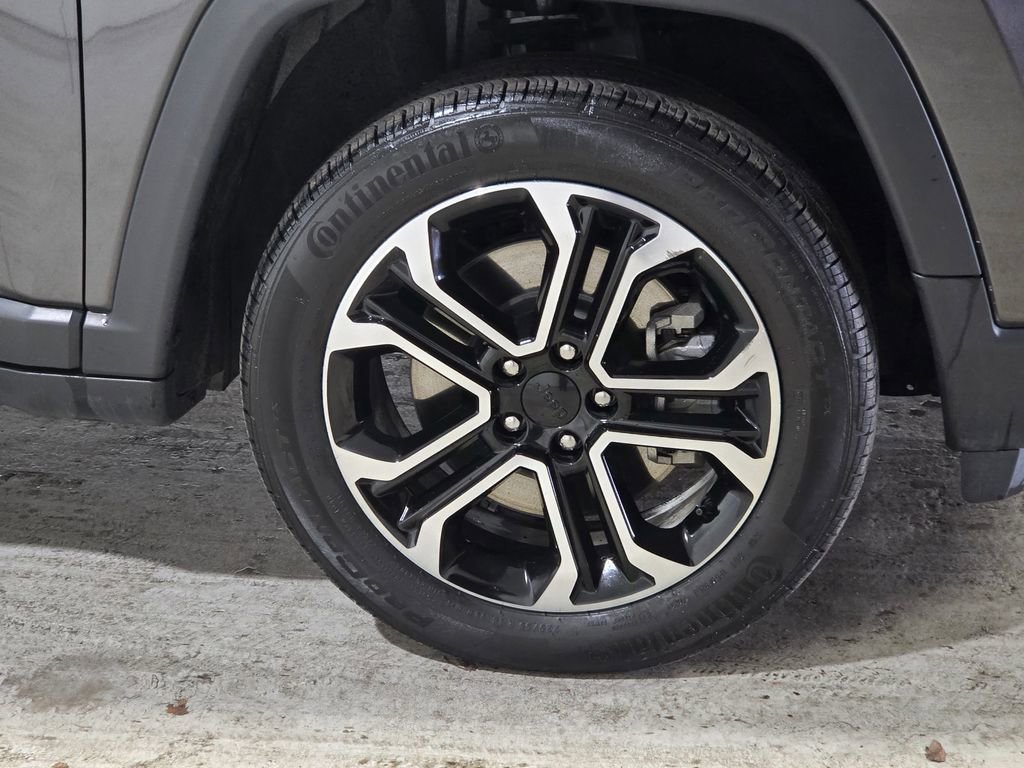 Used 2024 Jeep Compass Limited image 14