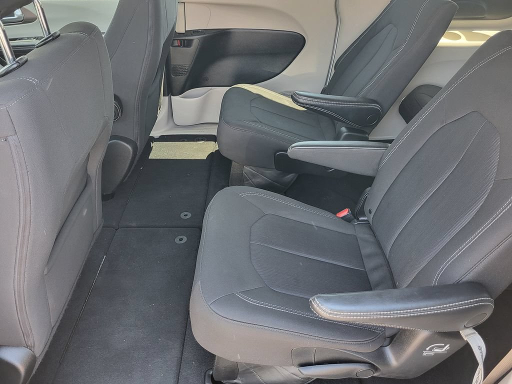 Used 2023 Chrysler Voyager LX FWD image 31