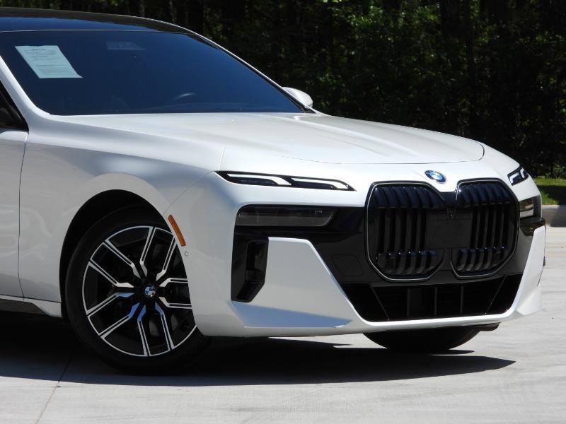 Used 2024 BMW 740i image 18