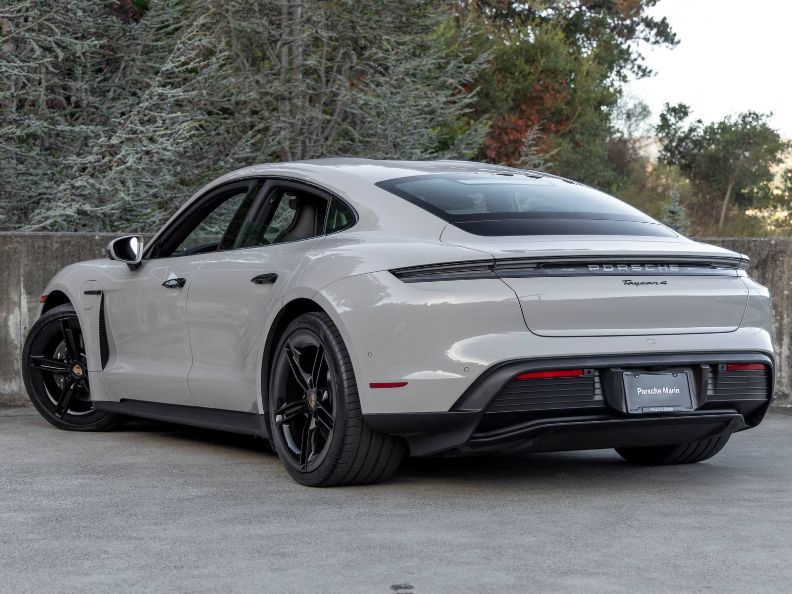 Certified 2025 Porsche Taycan AWD/4WD image 3