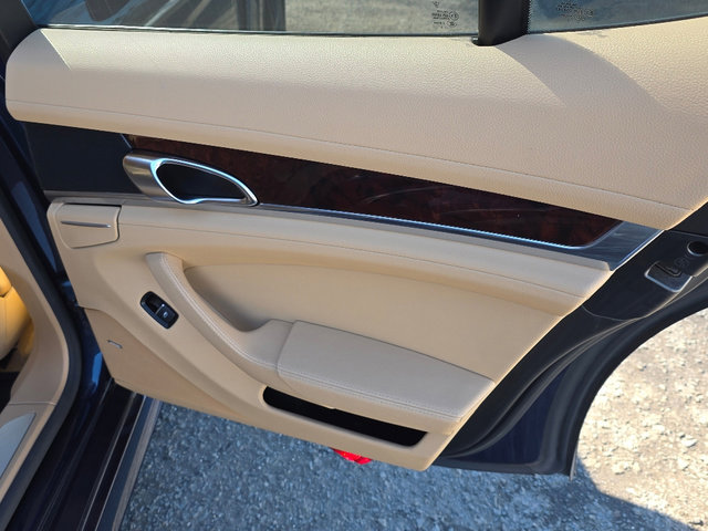 Used 2014 Porsche Panamera 4 image 19