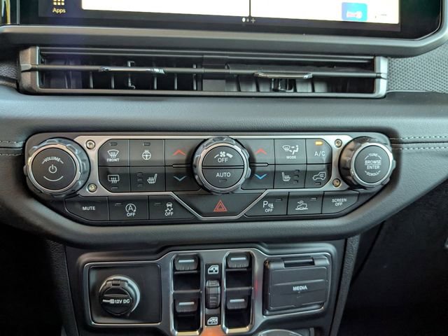 New 2026 Jeep Gladiator Rubicon w/ Safety Group AWD/4WD image 20