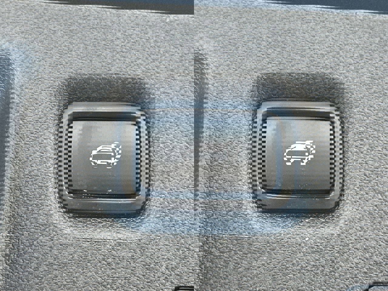 Used 2021 Hyundai Santa Fe Limited w/ Cargo Package image 19