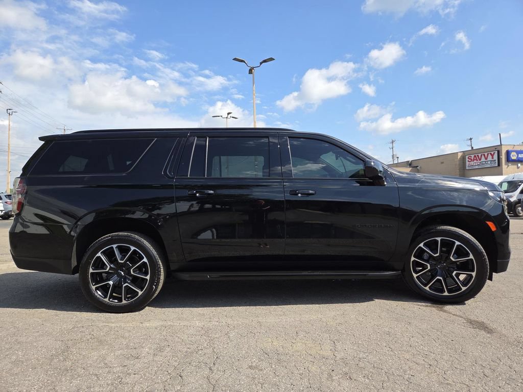 Used 2023 Chevrolet Suburban RST AWD/4WD image 14