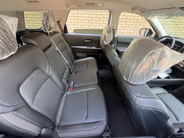New 2026 Nissan Pathfinder SL AWD/4WD image 17