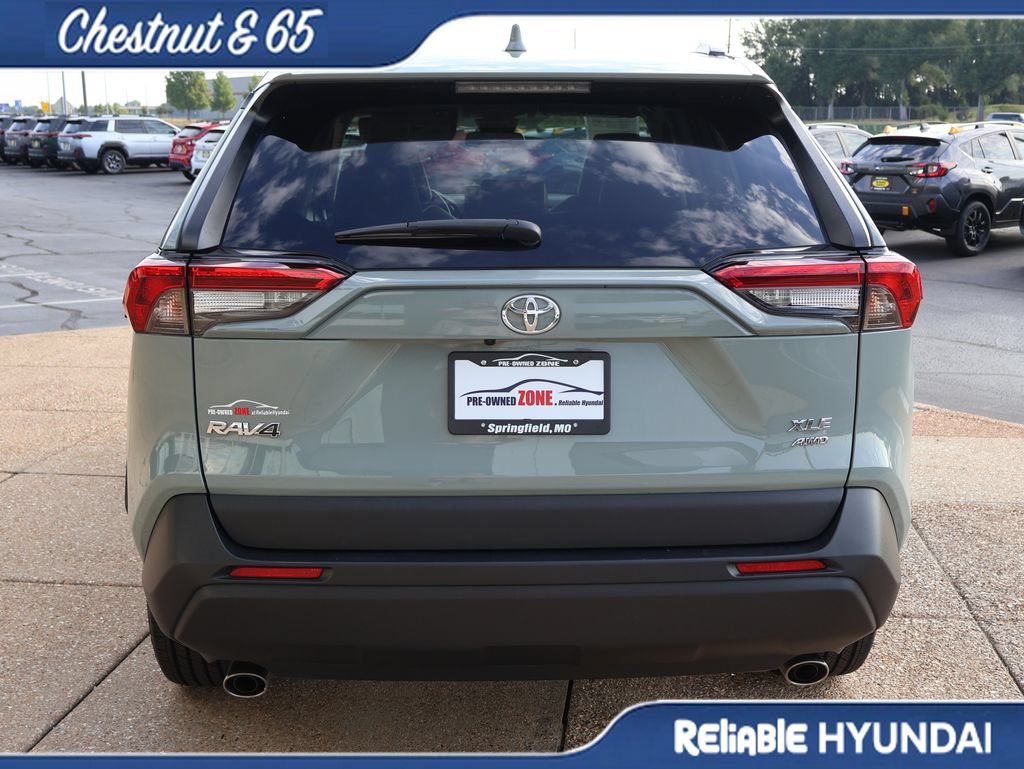 Used 2022 Toyota RAV4 XLE Premium AWD/4WD image 5