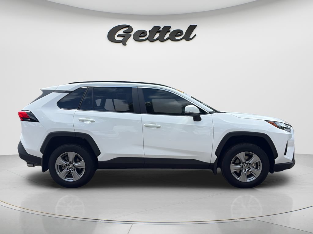 Used 2025 Toyota RAV4 XLE w/ Convenience Package FWD image 4