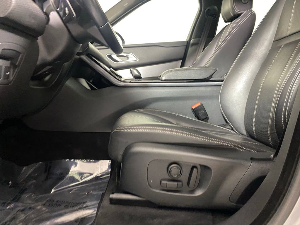 Used 2021 Land Rover Range Rover Velar R-Dynamic S image 17