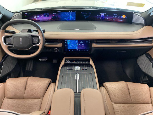New 2025 Lincoln Navigator Black Label AWD/4WD image 16