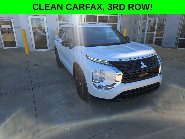 Used 2024 Mitsubishi Outlander SE Black Edition image 1