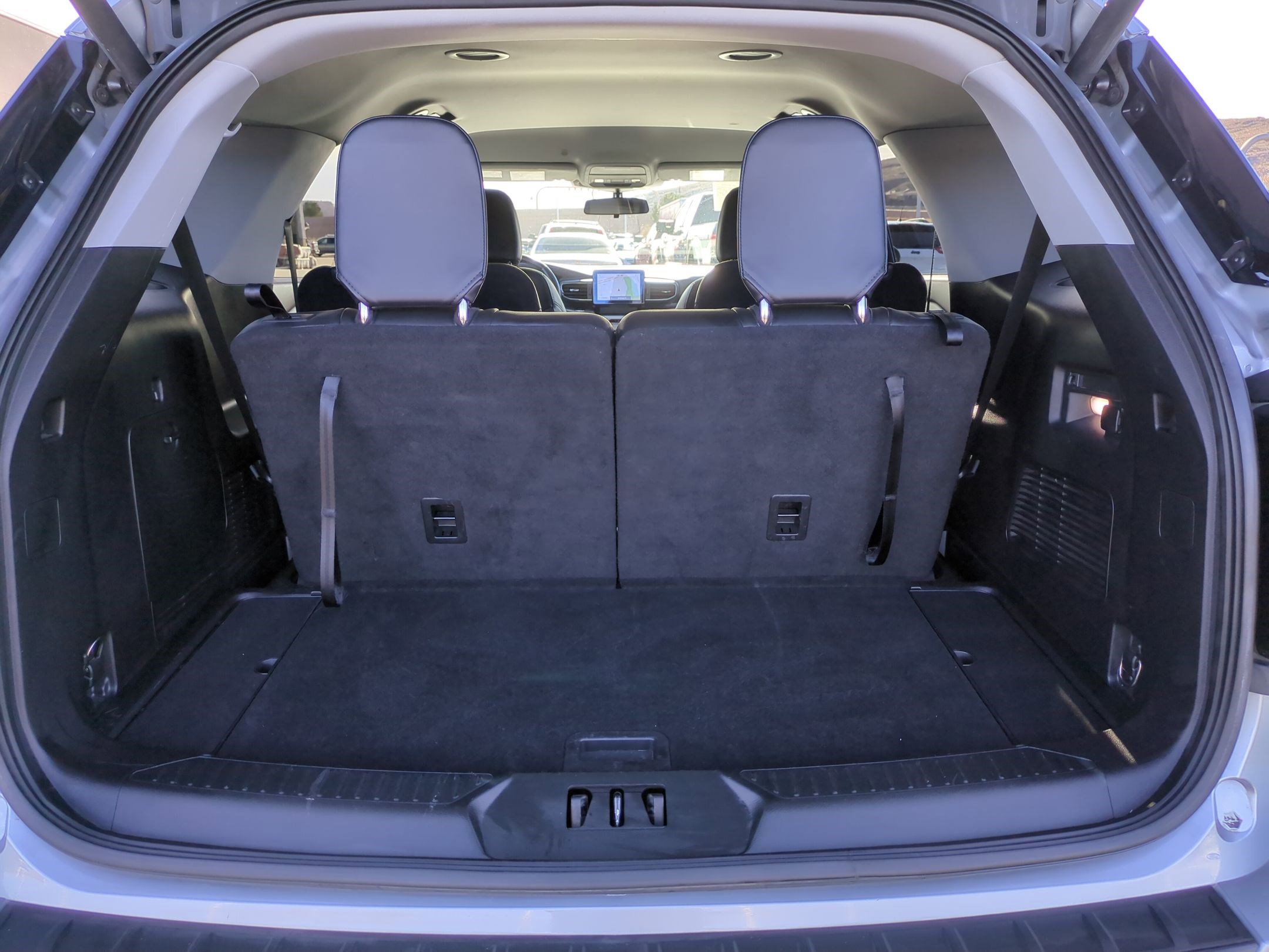 Used 2022 Ford Explorer XLT w/ Equipment Group 202A image 29