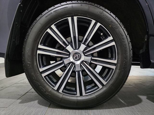 Used 2018 Lexus LX 570 4WD w/ Luxury Package image 24