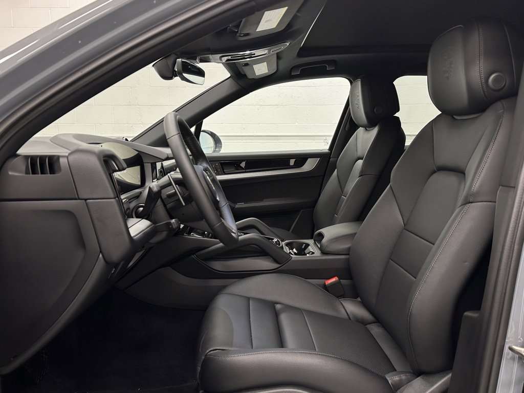 Used 2025 Porsche Cayenne E-Hybrid image 11