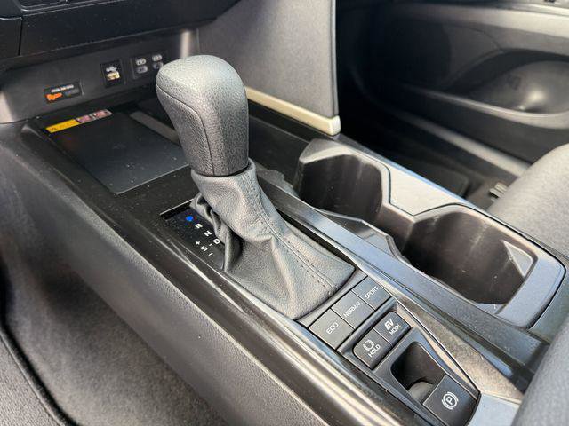 Certified 2025 Toyota Camry LE FWD image 17